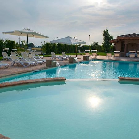 Hotel La Tavola Rotonda Cortemaggiore Eksteriør billede