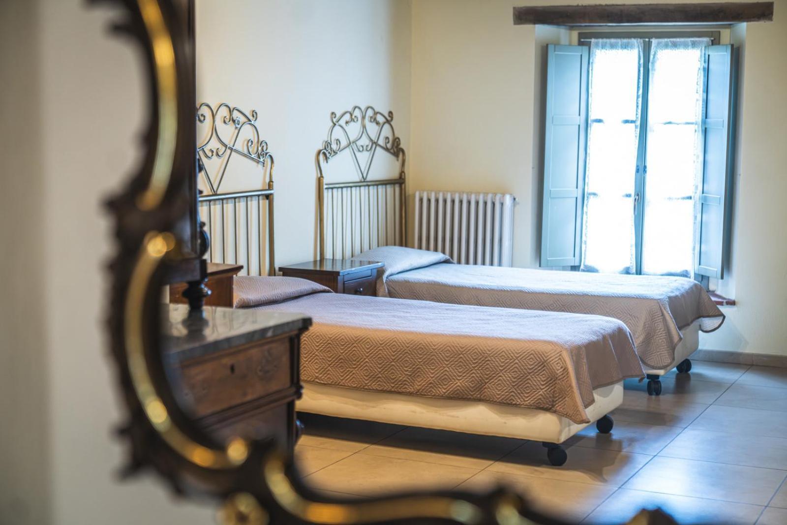 Hotel La Tavola Rotonda Cortemaggiore Eksteriør billede