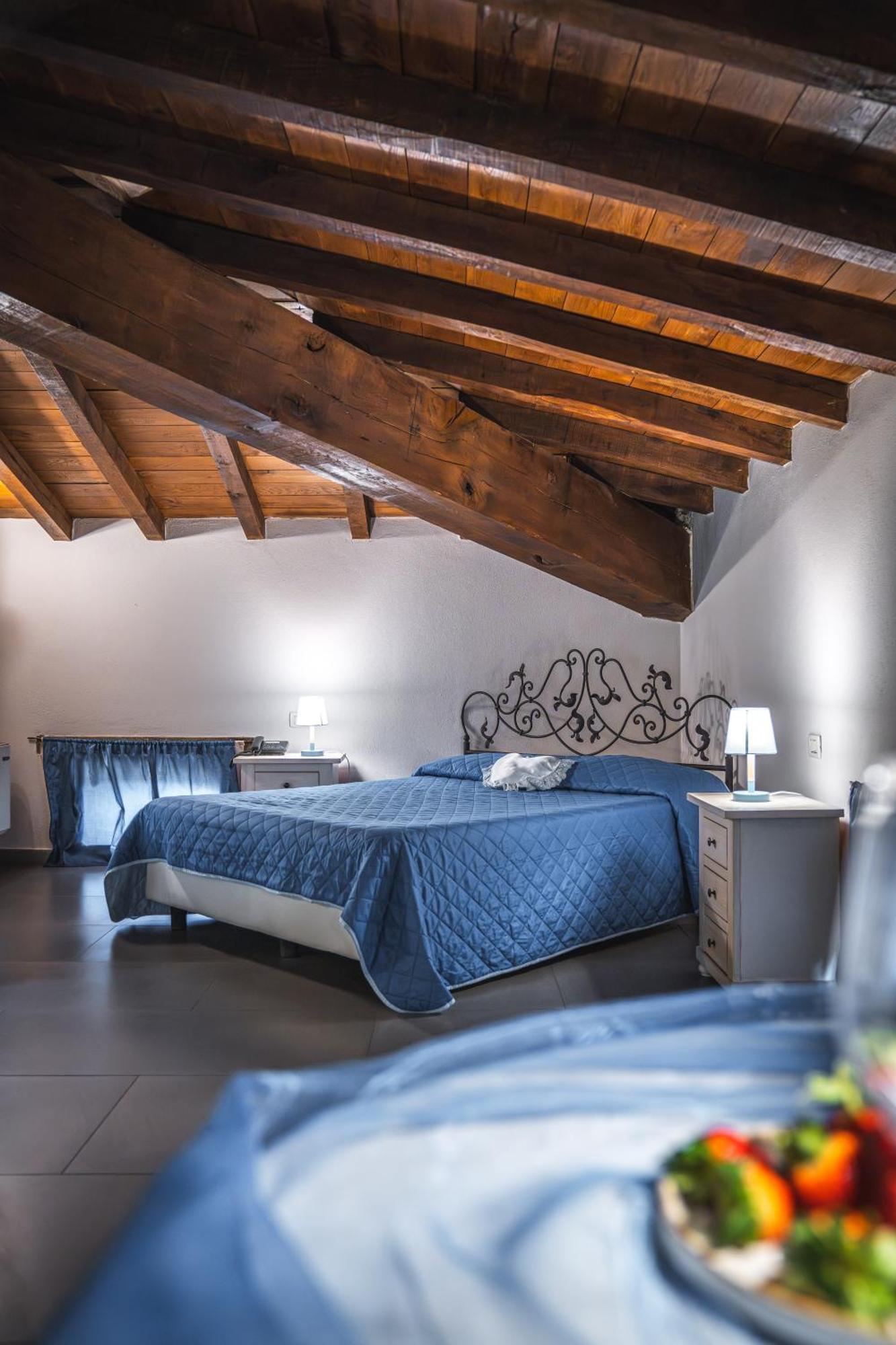 Hotel La Tavola Rotonda Cortemaggiore Værelse billede