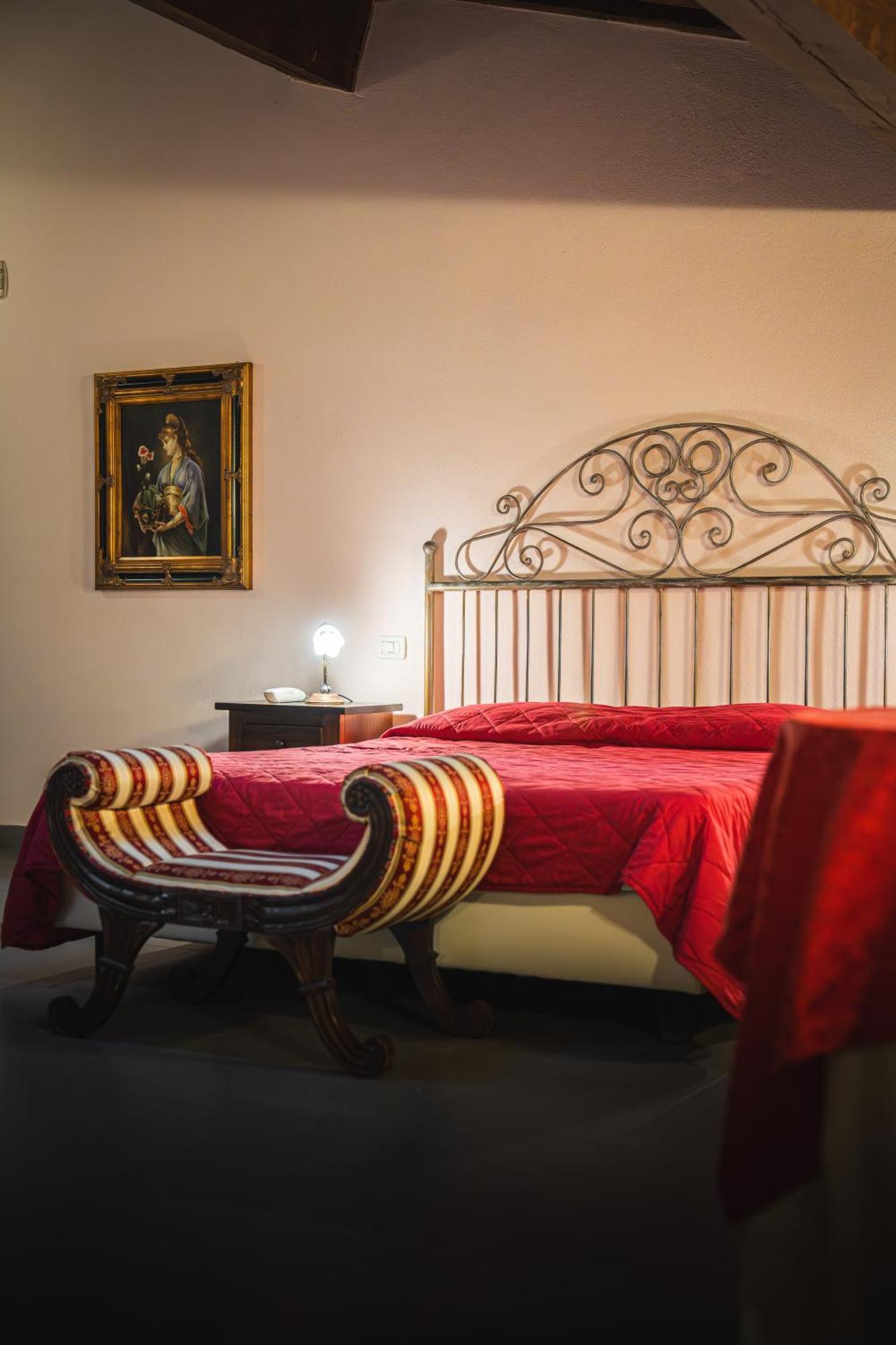 Hotel La Tavola Rotonda Cortemaggiore Eksteriør billede