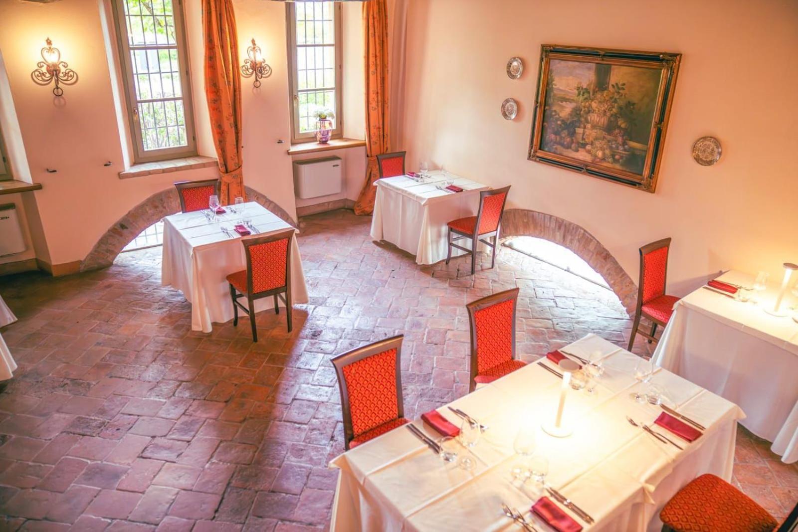 Hotel La Tavola Rotonda Cortemaggiore Eksteriør billede