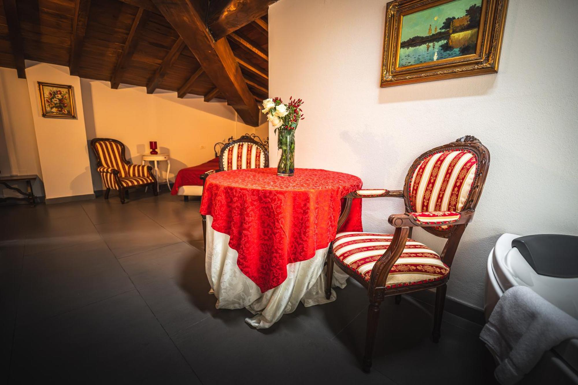 Hotel La Tavola Rotonda Cortemaggiore Eksteriør billede