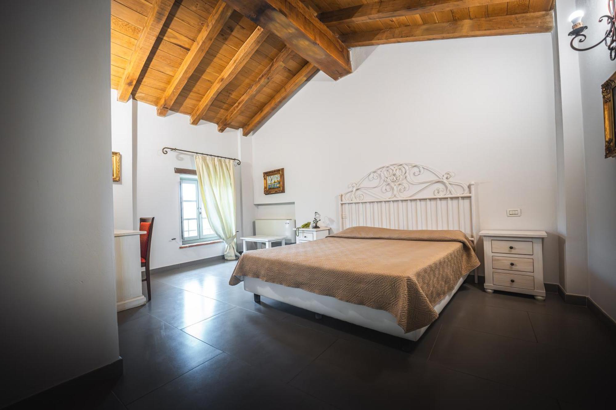 Hotel La Tavola Rotonda Cortemaggiore Værelse billede