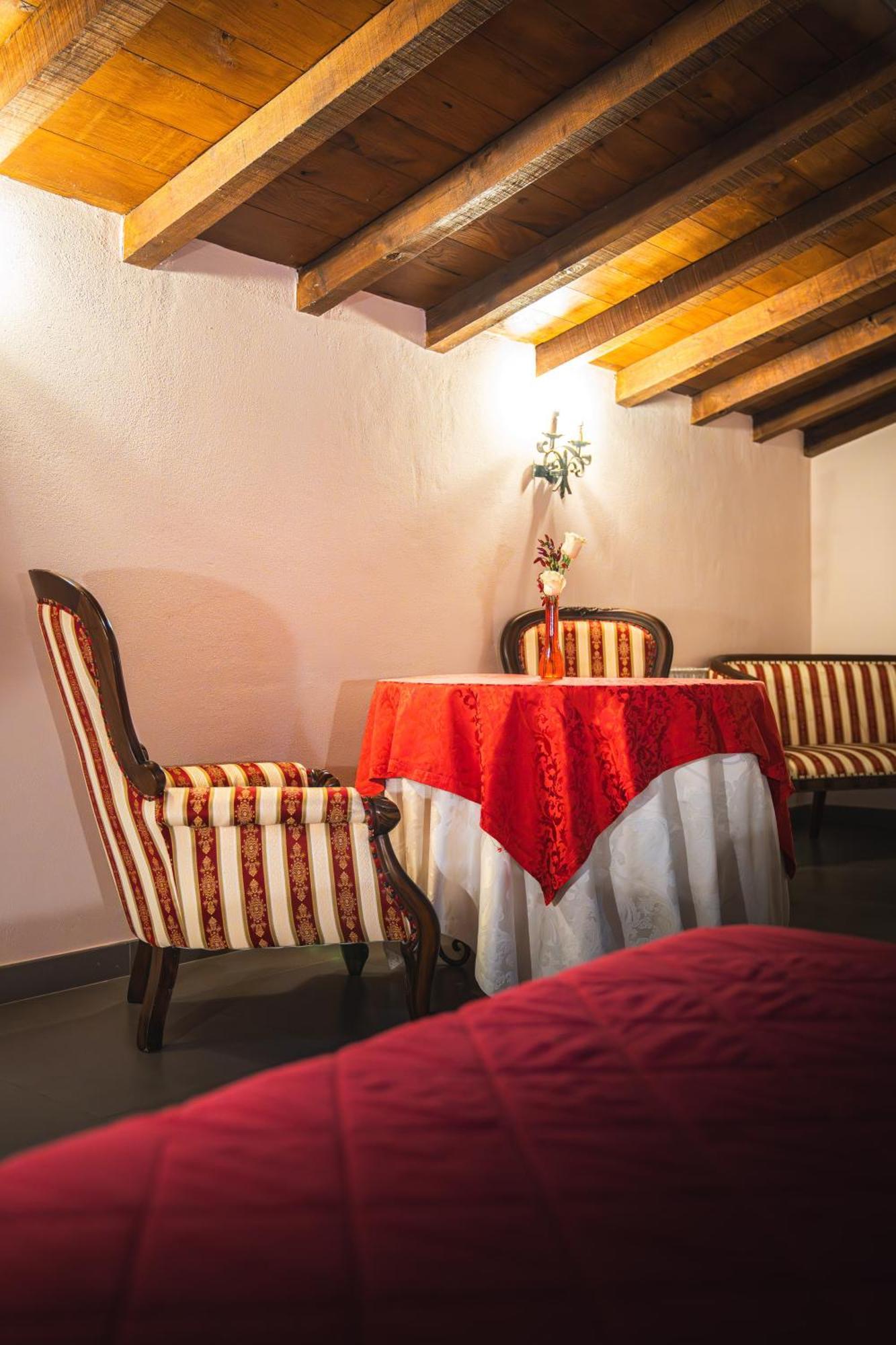 Hotel La Tavola Rotonda Cortemaggiore Værelse billede